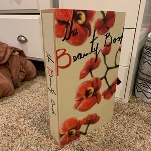 Decorative storage box